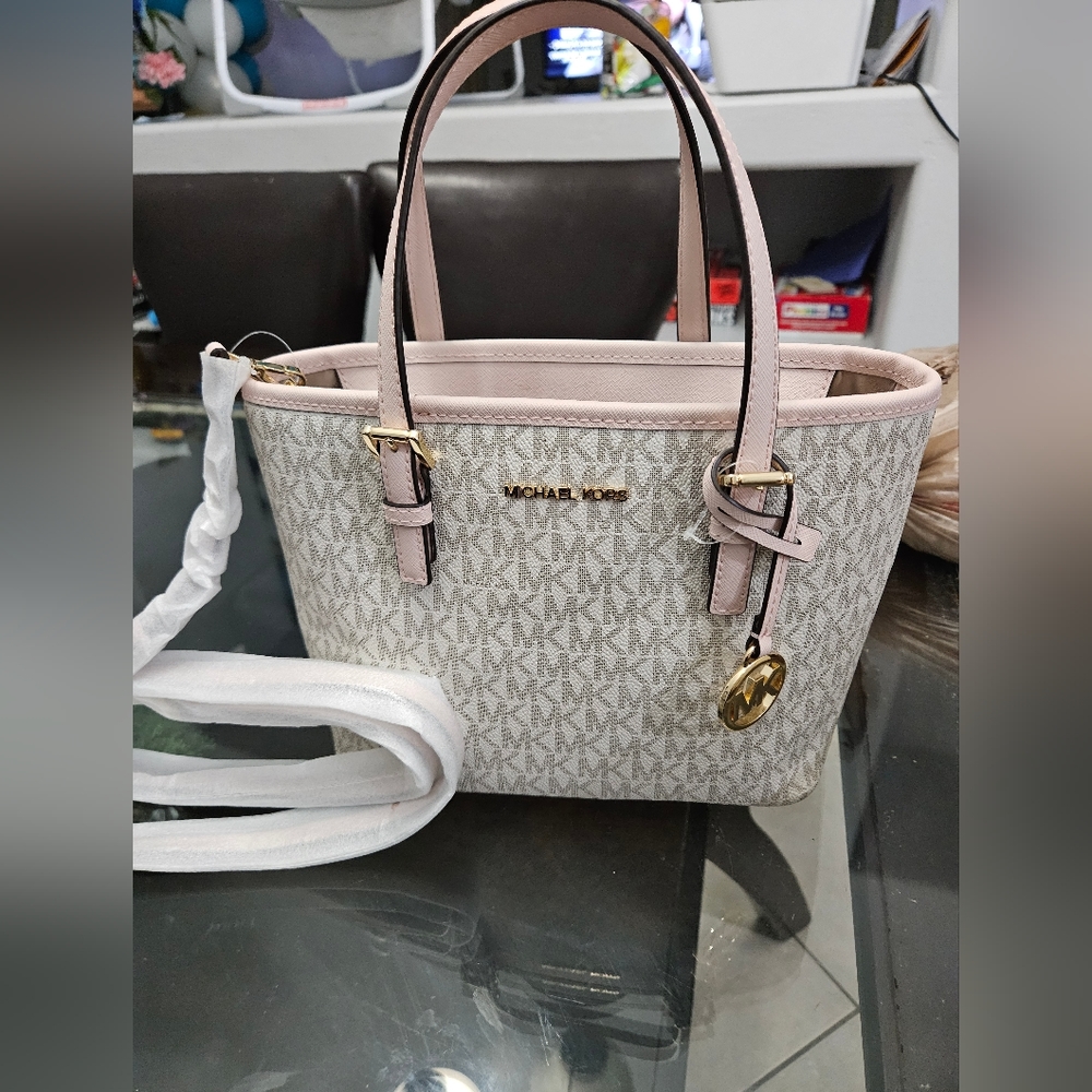Michael kors jet set travel tote